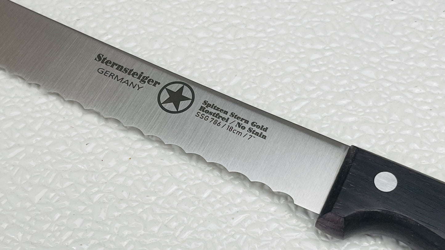 Cuchillo para pan Sternsteiger con mango de madera.